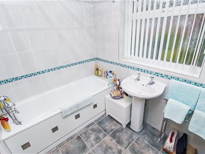 BATHROOM/W.C.
